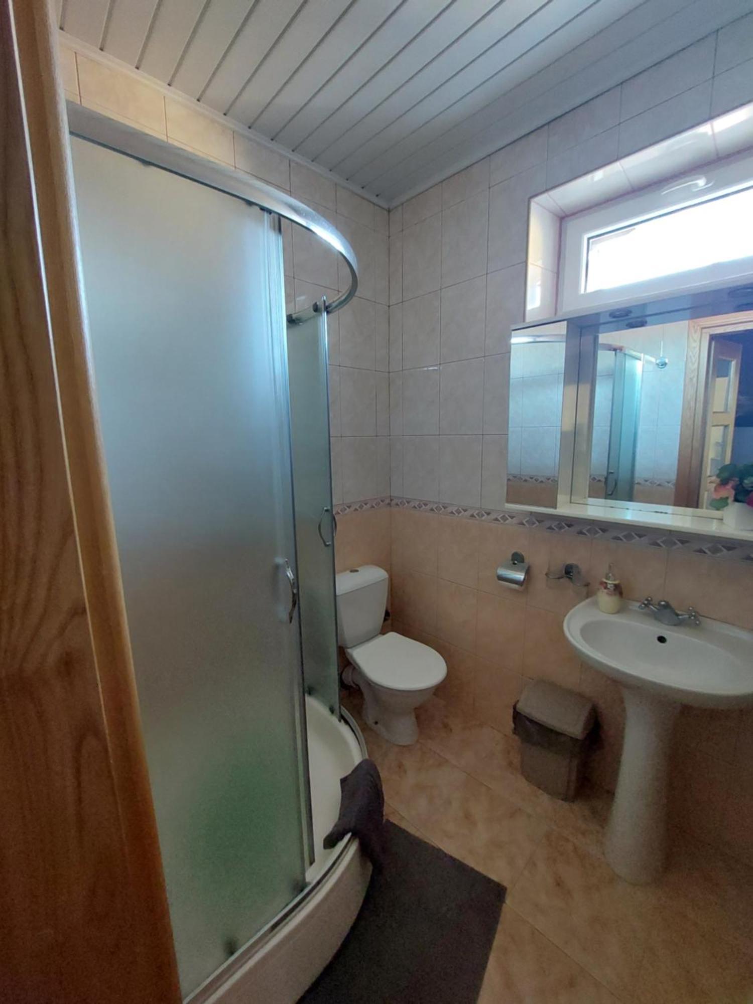 Nida Guesthouse At Loreta الغرفة الصورة